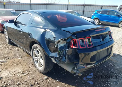 2013 Ford Mustang V6 z USA, uszkodzony, nr VIN 1ZVBP8AM3D5226530